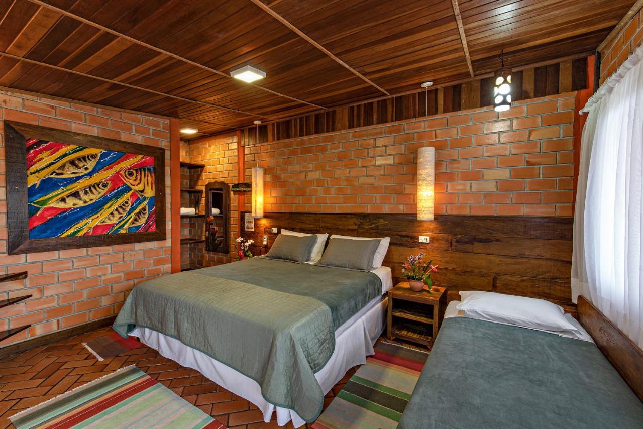 Grajagan Surf Resort Ilha do Mel Værelse billede